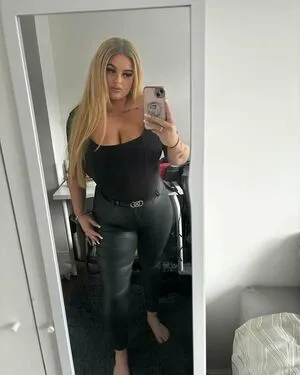 Holly Evans OnlyFans Leaked Free Thumbnail Picture - #bicLAtbVan
