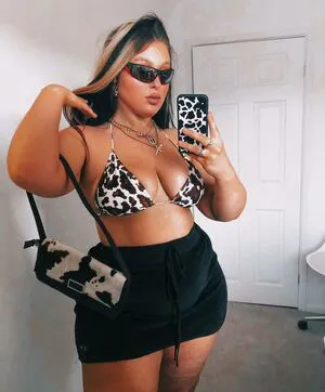Holly Marston Thumbnail Picture