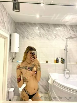Holly Mur Thumbnail Picture
