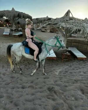Hollyevansx Thumbnail Picture