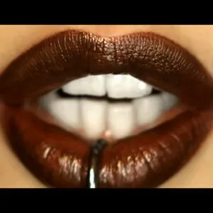 Hollyhalston Thumbnail Picture