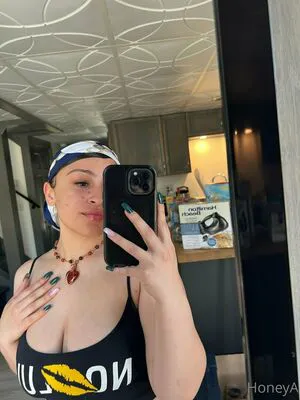 Honeyababyy Thumbnail Picture