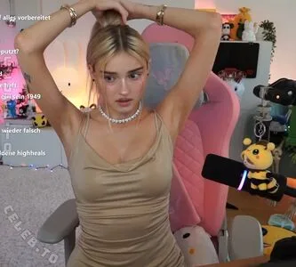Honeypuu OnlyFans Leaked Free Thumbnail Picture - #sNS4O2FcuO