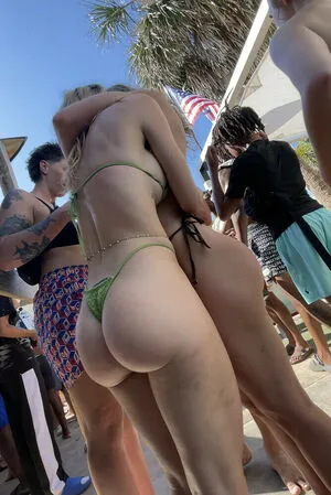 Hotmommi123 Thumbnail Picture