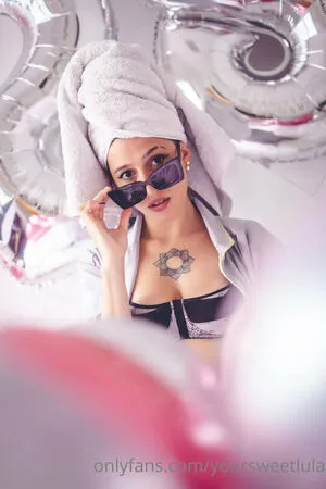 Hotsweetlola Thumbnail Picture