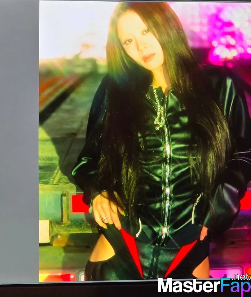 Huh Yunjin 1 OnlyFans Leak Picture - #yd93yeQ9np.