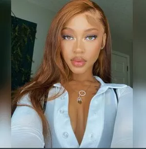 Iamqueenas Thumbnail Picture