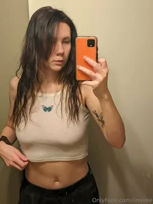 Iinxiiee Thumbnail Picture