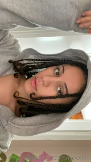 Ijoxxxie Thumbnail Picture