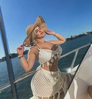 Ilenn Santos Thumbnail Picture