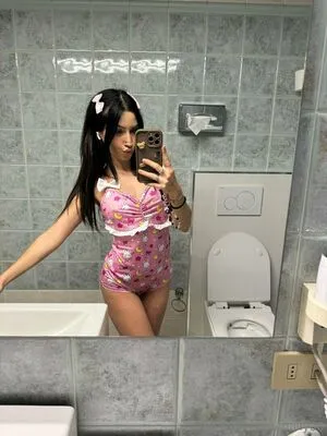 Imlily06 Thumbnail Picture