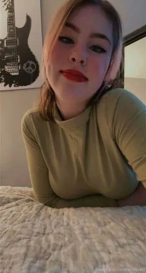 Indierose0 Thumbnail Picture