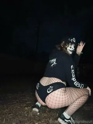 Ingridlazuli Thumbnail Picture