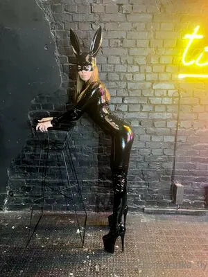 Irinka Fly Thumbnail Picture