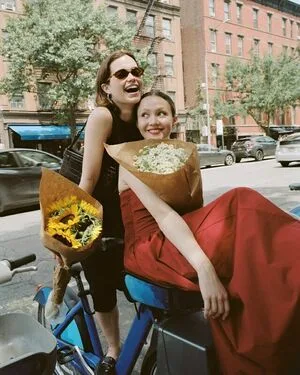 Iris Apatow OnlyFans Leaked Free Thumbnail Picture - #s7QX83hb91