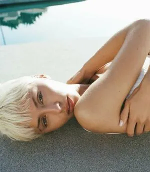 Iris Law OnlyFans Leaked Free Thumbnail Picture - #2fyQ9yZ9mt