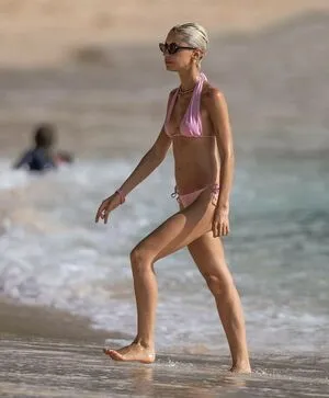 Iris Law OnlyFans Leaked Free Thumbnail Picture - #ECybJnPfri