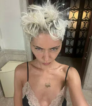 Iris Law Thumbnail Picture