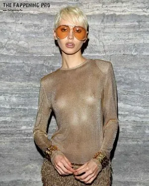 Iris Law OnlyFans Leaked Free Thumbnail Picture - #rA0vD0z3Ij