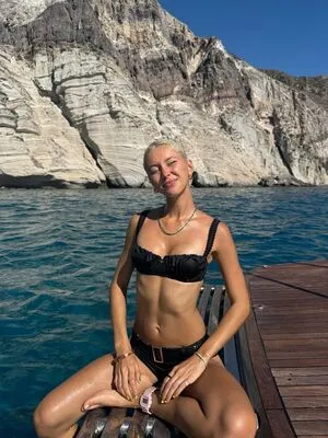 Iris Law OnlyFans Leaked Free Thumbnail Picture - #ryGfTZQIo4