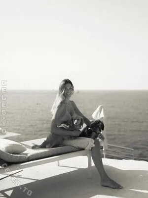 Iris Mittenaere OnlyFans Leaked Free Thumbnail Picture - #GTUocxuySF