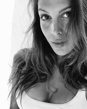 Iris Mittenaere OnlyFans Leaked Free Thumbnail Picture - #TZM4KlXJgn