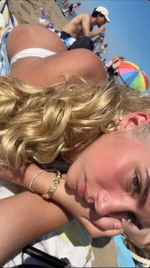 Iris Vallarani OnlyFans Leaked Free Thumbnail Picture - #taVajDcgfu