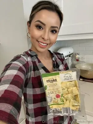 Irisinthekitchen OnlyFans Leaked Free Thumbnail Picture - #i8A5FPqIb1
