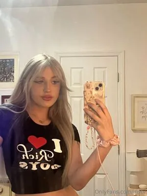 Iristv OnlyFans Leaked Free Thumbnail Picture - #GFKFdwjFjA