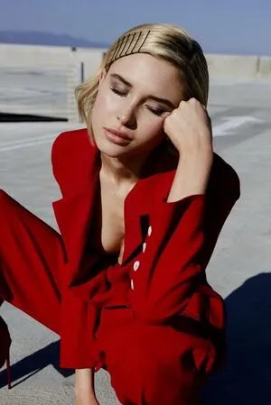 Isabel May Thumbnail Picture