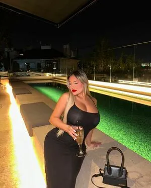 Isabel Ribeiro OnlyFans Leaked Free Thumbnail Picture - #pNSThjhtmb