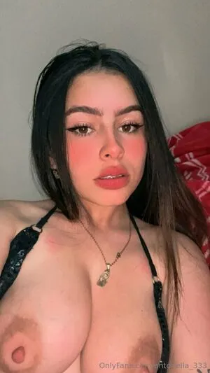 Isabela Saenz Thumbnail Picture