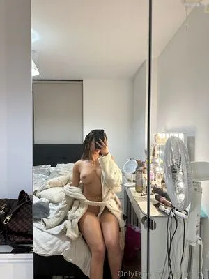 Isabell Hill Thumbnail Picture