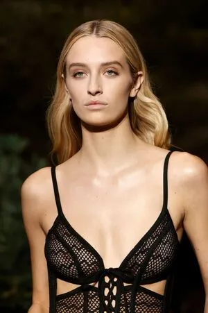 Isabelle Schilling Thumbnail Picture