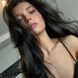 Isia Slay Thumbnail Picture