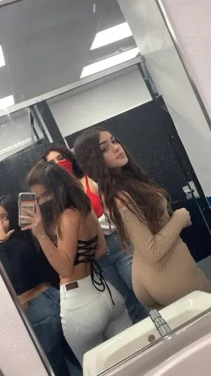 Issaa J OnlyFans Leaked Free Thumbnail Picture - #FaswTTYsoM
