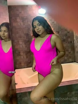 Issahott31 OnlyFans Leaked Free Thumbnail Picture - #49dpRJF4a2
