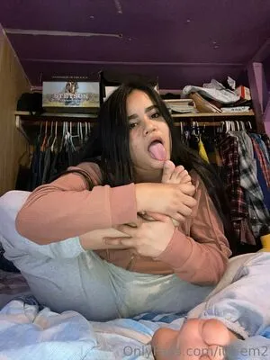 Its Em2 Thumbnail Picture