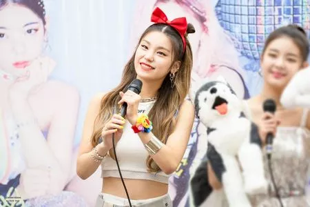 ITZY Profile Thumbnail