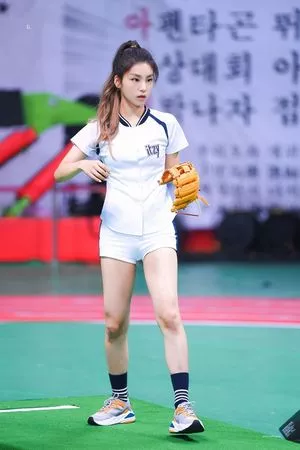 ITZY OnlyFans Leaked Free Thumbnail Picture - #y5RbffaWNS
