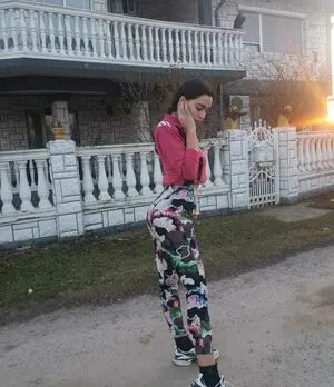 Ivana S Thumbnail Picture