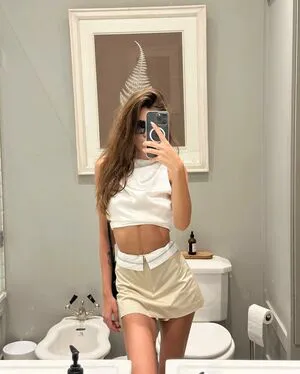 Izemmania Thumbnail Picture