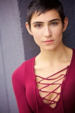 Izzi Rojas Thumbnail Picture
