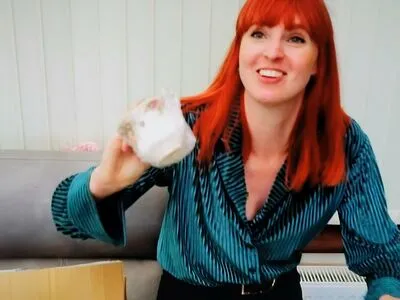 Izzie Balmer Thumbnail Picture