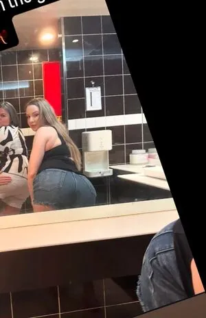 Izzy G OnlyFans Leaked Free Thumbnail Picture - #XGrpAM4eom