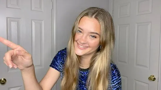 Izzy Greene Thumbnail Picture