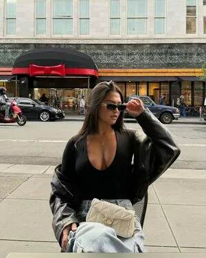 Izzyflannery OnlyFans Leaked Free Thumbnail Picture - #aiAbytfWXu