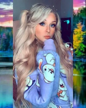 Izzywaifu Thumbnail Picture