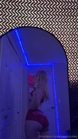 Izzyynicolee OnlyFans Leaked Free Thumbnail Picture - #p7dH6p7piq