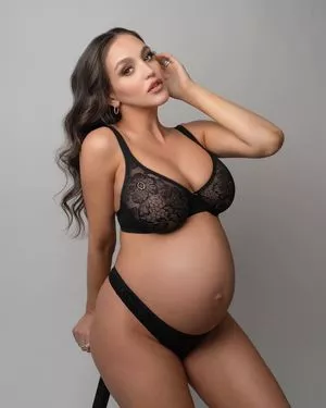 Jaclyn Swedberg Thumbnail Picture